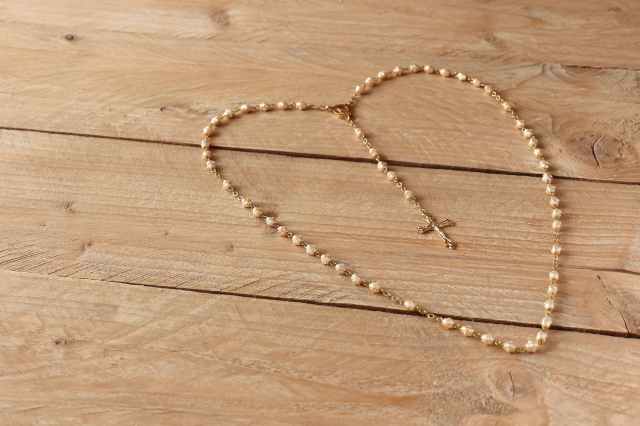 beads cross prayer rosary